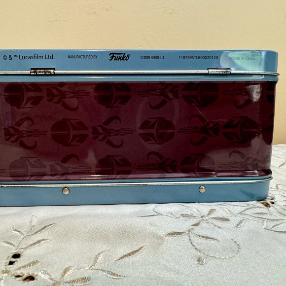 Star Wars THE MANDALORIAN LUNCH BOX - Picture 4 of 5
